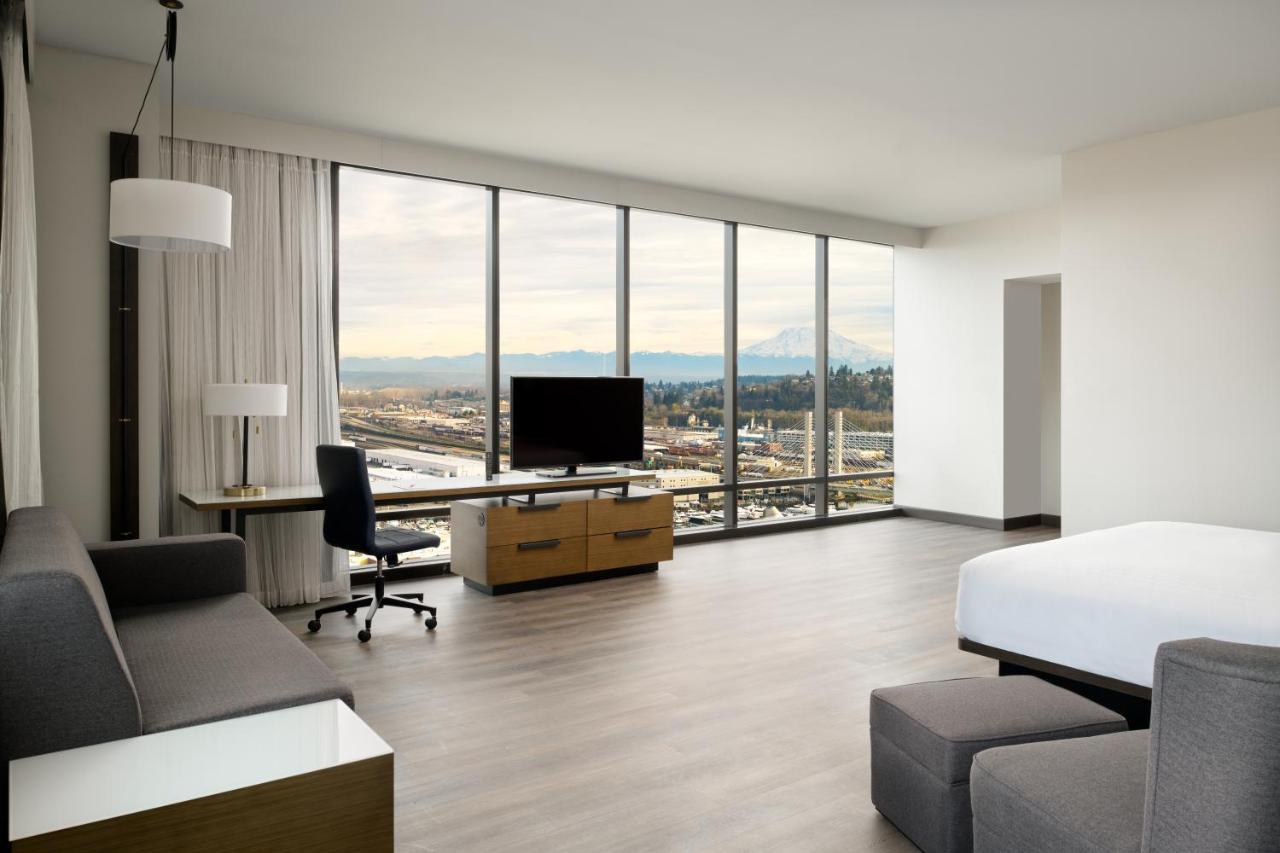 ホテル Marriott Tacoma Downtown エクステリア 写真
