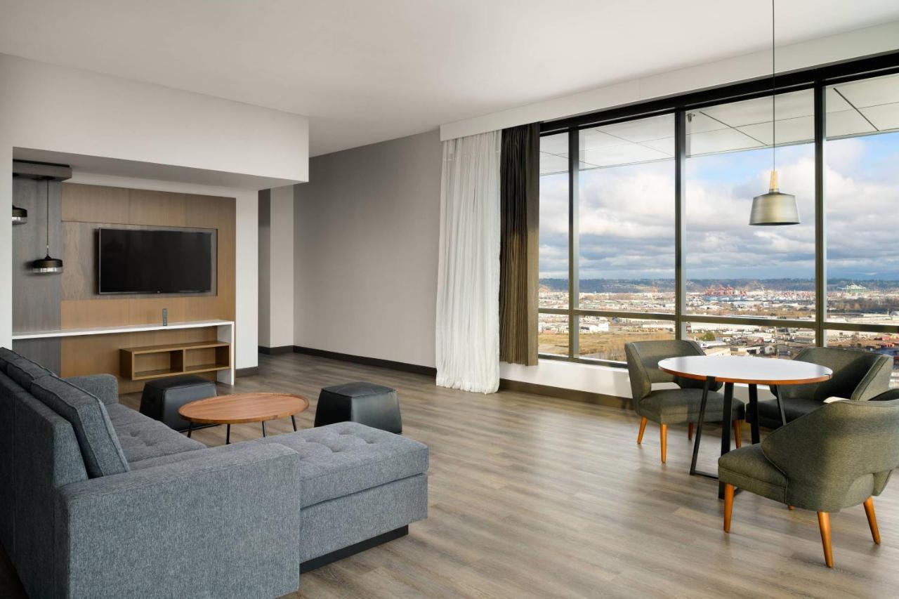 ホテル Marriott Tacoma Downtown エクステリア 写真