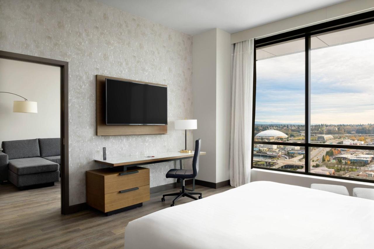 ホテル Marriott Tacoma Downtown エクステリア 写真