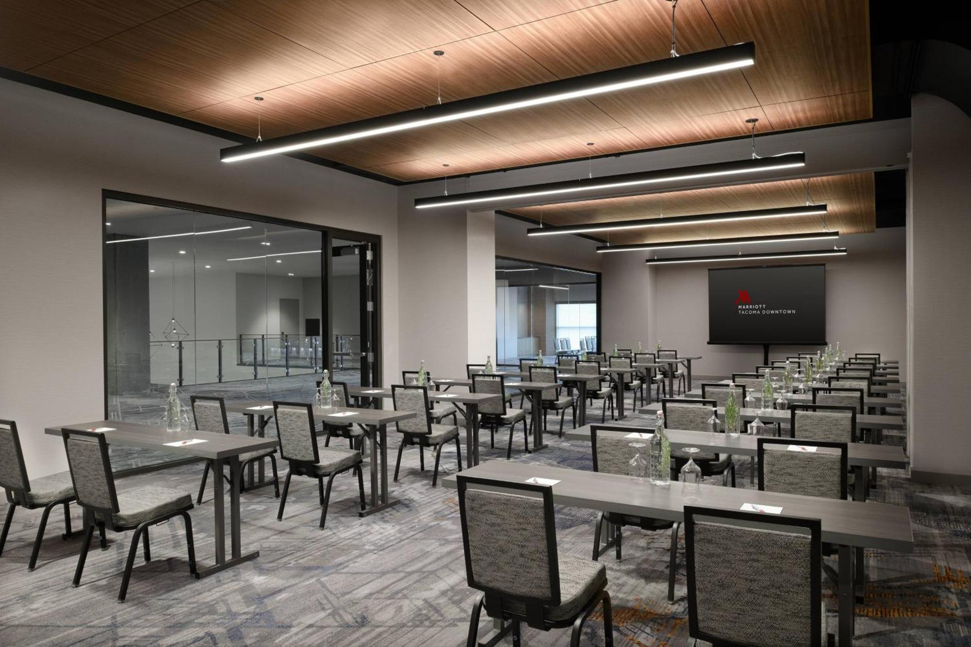 ホテル Marriott Tacoma Downtown エクステリア 写真