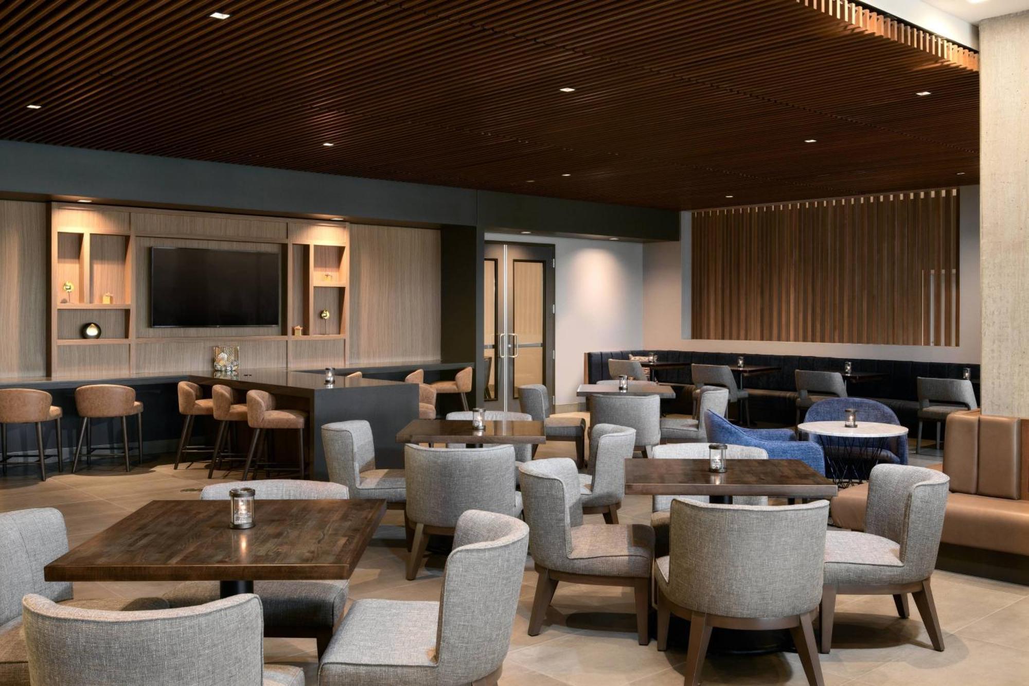 ホテル Marriott Tacoma Downtown エクステリア 写真
