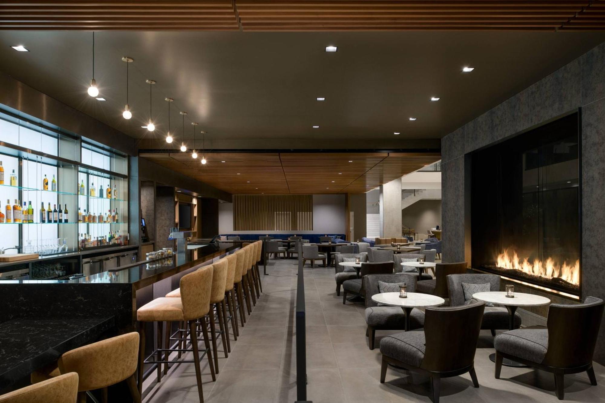 ホテル Marriott Tacoma Downtown エクステリア 写真